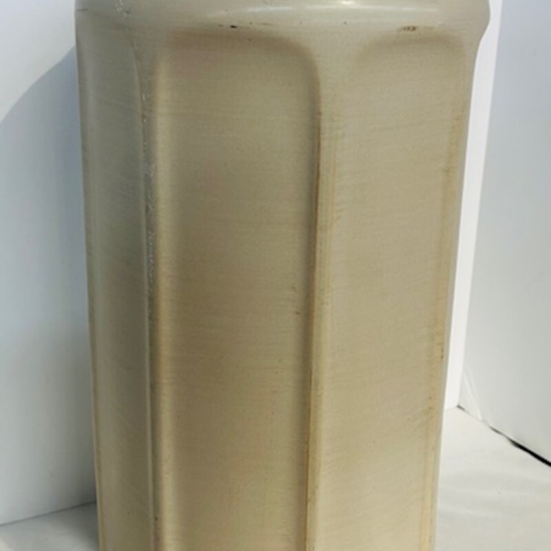 Hearth&Hand Column Ceramic Vase
Taupe Size: 8 x 16H
Retails: $40