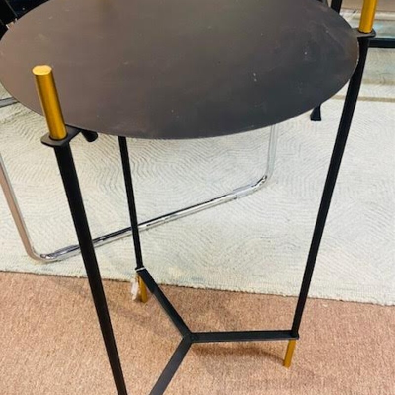 Metal Round Accent Table
Black Metal with Gold Accents
Size: 13x28H
NEW