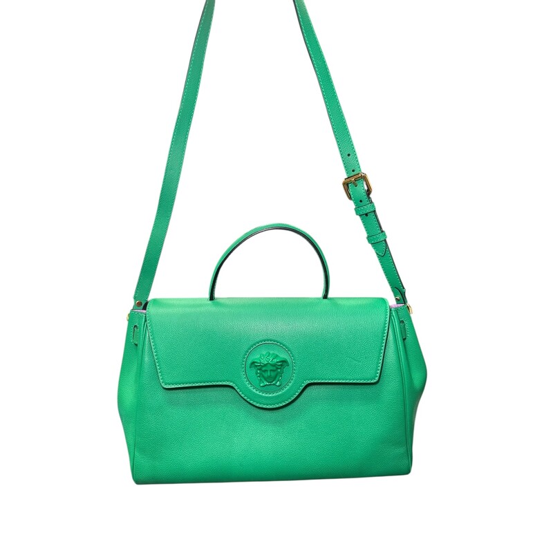 Versace La Medusa Calfskin Large Green<br />
<br />
Code: 041CA85A986A80<br />
<br />
Dimensions:<br />
Base length: 13.75 in<br />
Height: 11.00 in<br />
Width: 5.25 in<br />
Drop: 3.75 in<br />
Drop: 11.25 in<br />
Drop: 17.50 in<br />
<br />
In very good condtion. Light wear to the corners. Marks in the interior.<br />
<br />
Does not come with the original dust bag or box.