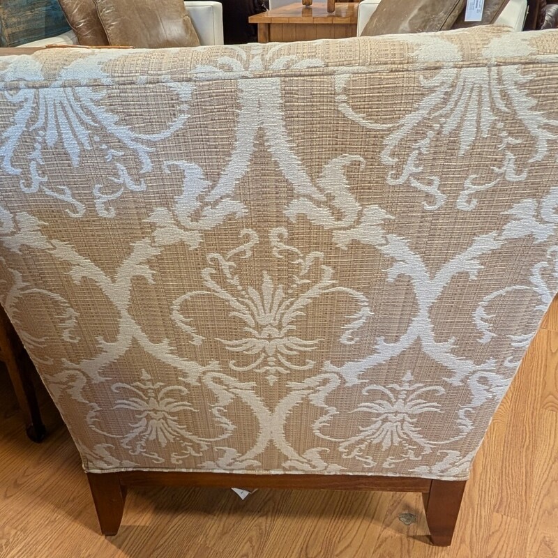 Fairfield Fenton Lounge, Tan/White
29w x 36d x 36h
Ottoman 19 x 24