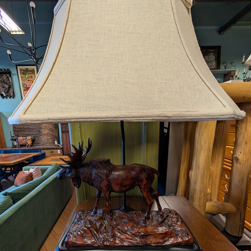 Rust Resin Moose On Base, Octagon Shade<br />
15w x 8d x 23h<br />
Shade 17w x 10h