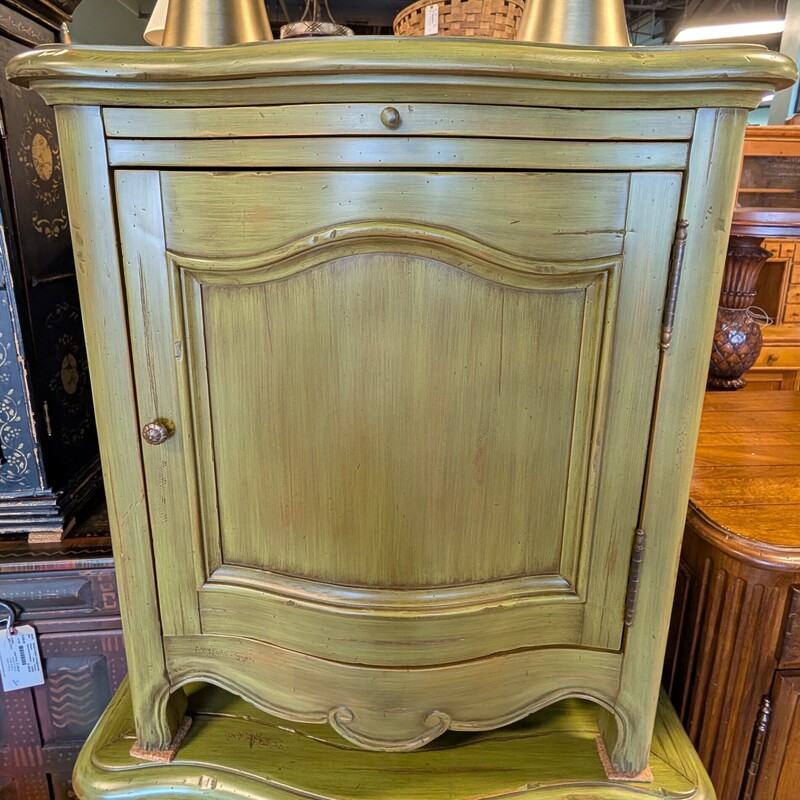 Side Table W/Pullout, Avacado Green, Door
28 x 19 x 32h