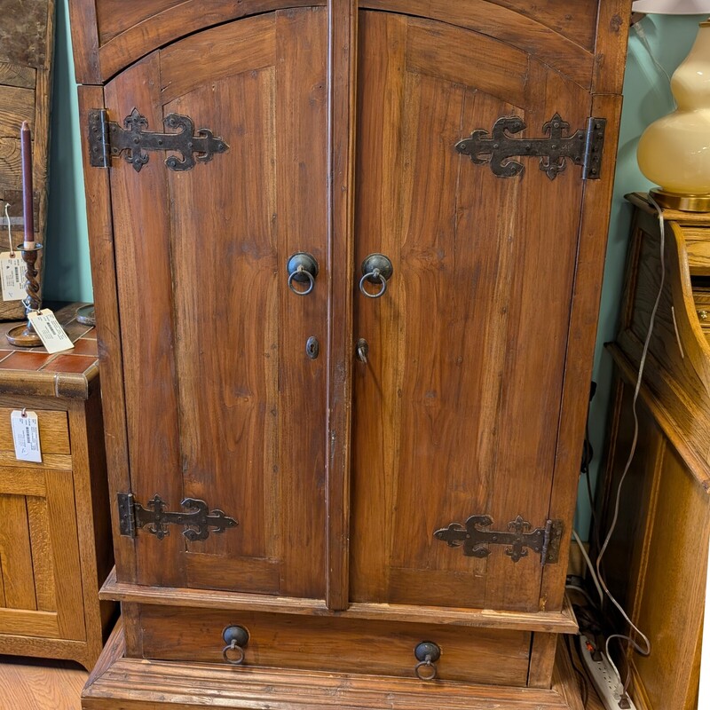 Gothic Style Hinges, 2 Fold Back Doors, Wood
43 x 26 x 65h