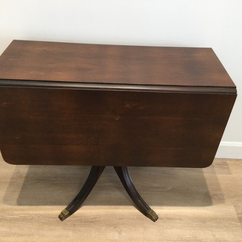 Claw Foot Double Drop Leaf Table,<br />
Brown/Wood,<br />
Size: 36 X 47 X 30 In
