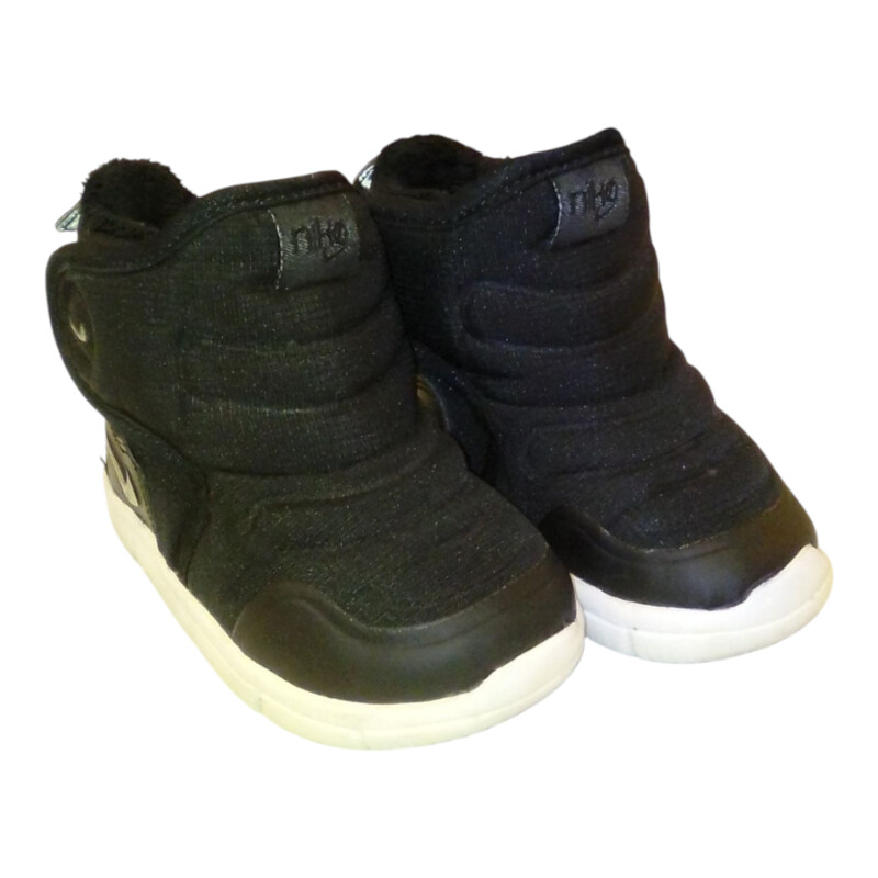 Shoes: Black Velcro, Boy, Size: 6

Located at Pipsqueak Resale Boutique inside the Vancouver Mall, Suite 230, (upstairs between Round 1 and Golds Gym) or online at: #pipsqueakresale

All items are photographed prior to being steamed. Cross posted, items are located at #PipsqueakResaleBoutique, payments accepted: cash, paypal & credit cards. Any flaws will be described in the comments. More pictures available with link above. Local pick up available at the #VancouverMall, tax will be added (not included in price), shipping available (not included in price, *starts at $9.99; please contact regarding shipment of toys or other larger items), item can be placed on hold with communication, message with any questions. Join Pipsqueak Resale - Online to see all the new items! Follow us on IG @pipsqueakresale / Facebook @pipsqueakresaleboutique & Thanks for looking! Due to the nature of consignment, any known flaws will be described; ALL SHIPPED SALES ARE FINAL. All items are currently located inside Pipsqueak Resale Boutique as a store front items purchased on location before items are prepared for shipment will be refunded.

#resalerocks #shopsmall #pipsqueakresale #shopvanmall #vancouverwa #portland #reusereducerecycle #fashiononabudget #chooseused #consignment #savemoney #shoplocal #weship  #shopvanmall #vancouvermall #vancouver #vancouverwashington #keepusopen #shoplocalonline #resale #resaleboutique #mommyandme #minime #fashion #reseller #usedclothing #usedtoys #secondhand #consign #store #clothes #womensclothes #kidsclothes #shopvancouvermall