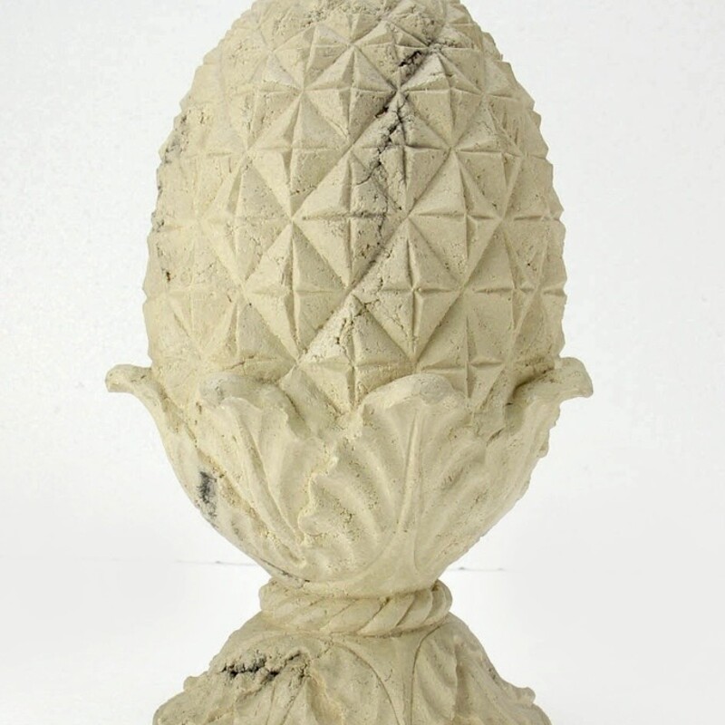 Resin Pineapple Finial
