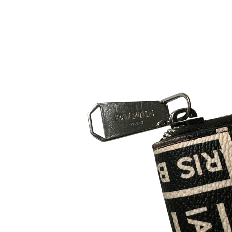 Balmain Zip Black White Wallet<br />
<br />
In very condition. Light marks to the corners.<br />
<br />
Does not have the original dust bag or box.