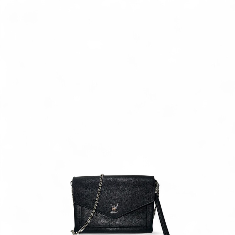 Louis Vuitton Lockme Taurillion Leather Crossbody

Date Code: TA 1109

In very good condition. Some slight tarnishing  and marks on the hardware.

Comes with original dust bag. No box.