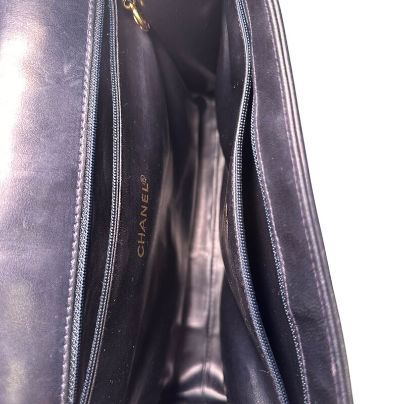 Chanel Timeless Flap Shoulder Messanger Lambskin<br />
<br />
Code: 228****<br />
<br />
Dimensions:<br />
Length: 10.50in<br />
Width: 11in<br />
Height: 3.75in<br />
Drop: 14in<br />
<br />
In very good condition. Light scuffs around the bag.<br />
<br />
Does not come with the original dust bag or box.
