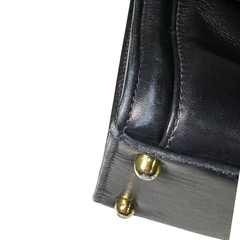 Chanel Timeless Flap Shoulder Messanger Lambskin<br />
<br />
Code: 228****<br />
<br />
Dimensions:<br />
Length: 10.50in<br />
Width: 11in<br />
Height: 3.75in<br />
Drop: 14in<br />
<br />
In very good condition. Light scuffs around the bag.<br />
<br />
Does not come with the original dust bag or box.