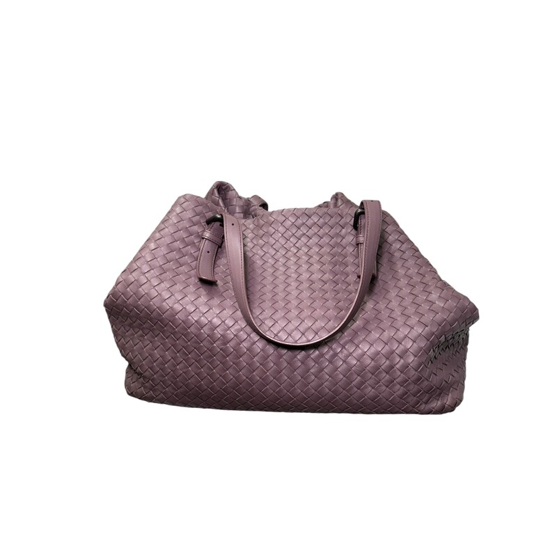 Bottega Veneta Cesta Large Tote Violet<br />
<br />
Code: B06626596R<br />
<br />
Dimensions:<br />
Base length: 15.00 in<br />
Longest length : 22.00 in<br />
Height: 12.00 in<br />
Width: 9.00 in<br />
Drop: 8.50 in<br />
<br />
In very good condition. Light corner wear.<br />
<br />
Comes with the original dust bag. No box.