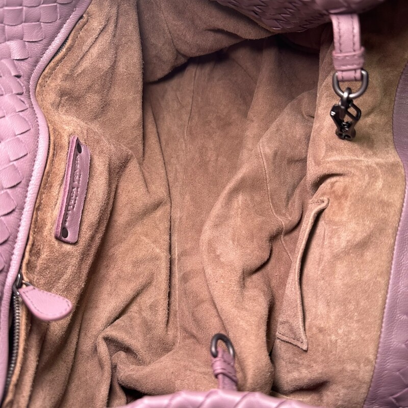 Bottega Veneta Cesta Large Tote Violet<br />
<br />
Code: B06626596R<br />
<br />
Dimensions:<br />
Base length: 15.00 in<br />
Longest length : 22.00 in<br />
Height: 12.00 in<br />
Width: 9.00 in<br />
Drop: 8.50 in<br />
<br />
In very good condition. Light corner wear.<br />
<br />
Comes with the original dust bag. No box.
