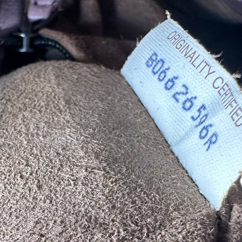 Bottega Veneta Cesta Large Tote Violet<br />
<br />
Code: B06626596R<br />
<br />
Dimensions:<br />
Base length: 15.00 in<br />
Longest length : 22.00 in<br />
Height: 12.00 in<br />
Width: 9.00 in<br />
Drop: 8.50 in<br />
<br />
In very good condition. Light corner wear.<br />
<br />
Comes with the original dust bag. No box.