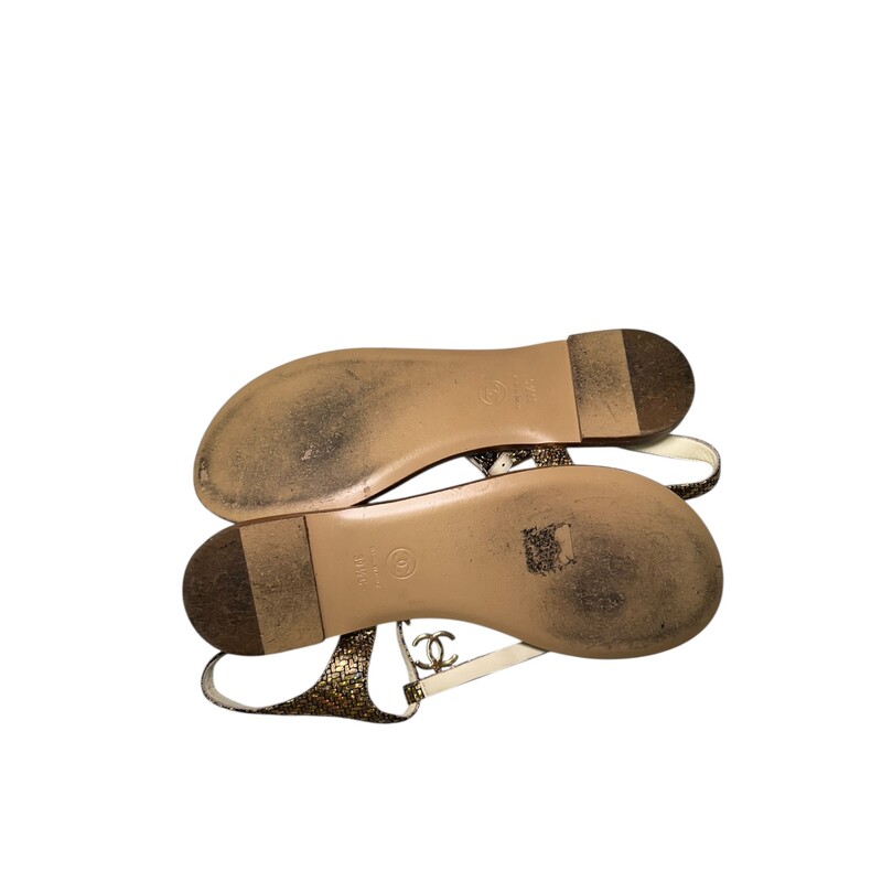 Chanel Fantasy Chain Sandals<br />
<br />
Size 39.5<br />
<br />
Code: G33534<br />
<br />
In very good condition. Light scuffs to the bottom sole.<br />
<br />
Does not come with the original dust bag or box.