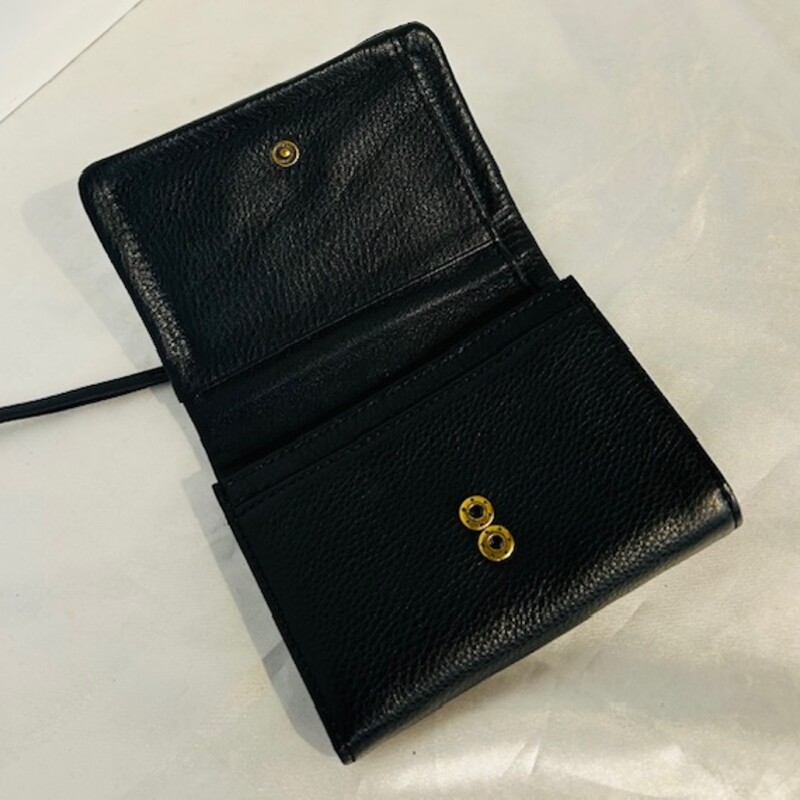 Hobo Bifold Leather Snap Wallet<br />
Black Gold Size: 5 x 4H