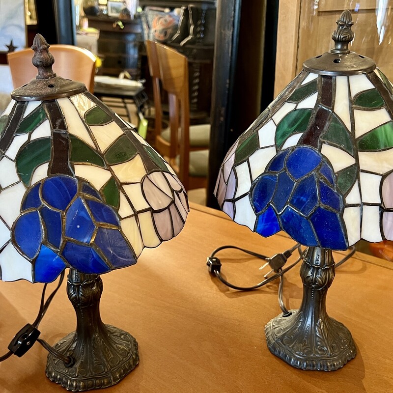Lamp Table Tiffany Style, Green & Blue, Size: 14 H

Matching lamp available, 22000, $99