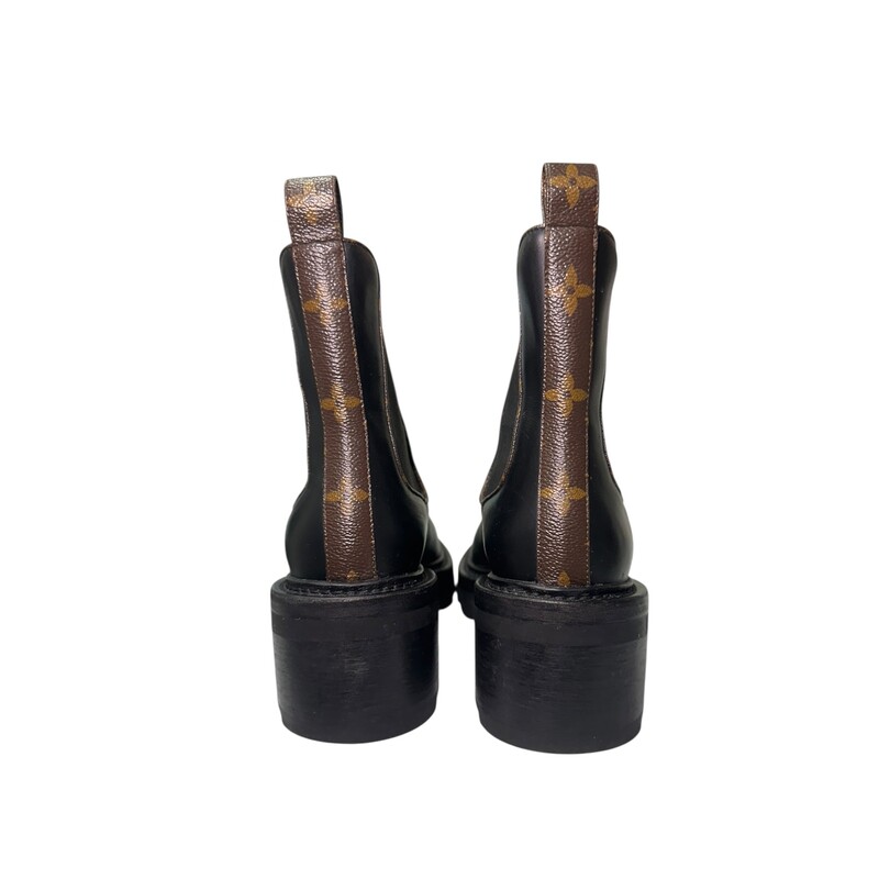 Louis Vuitton Uniformes BeauBourg Leather Monogram Boots<br />
<br />
Size:37<br />
<br />
Date Code: NL0253<br />
<br />
In very good condition. Minor distressing and minor scuffs of the leather.<br />
<br />
Does not come with original dust bag or box.