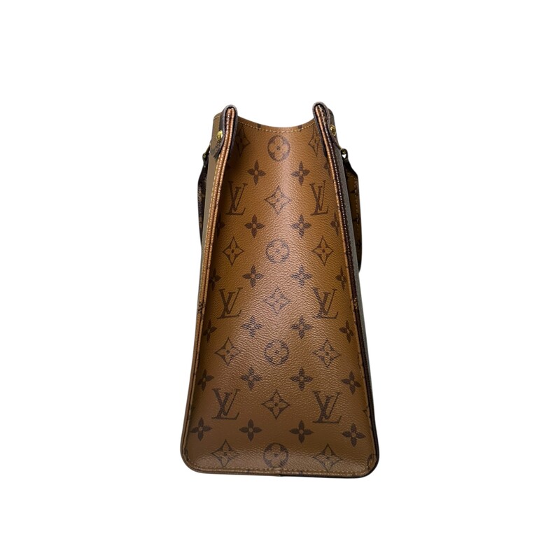 Louis Vuitton OntheGo MM Monogram<br />
<br />
Code: Chipped<br />
<br />
Dimensions:<br />
13.8 x 10.6 x 5.5 inches<br />
(Length x Height x Width)<br />
<br />
In very good condition. Light wear to the interior and creasing on sides.<br />
<br />
Comes with the original dust bag. No box.