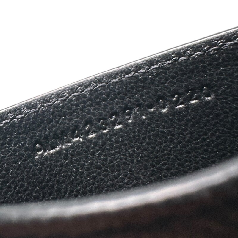 YSL Card Holder Black<br />
<br />
Code: ALM423291 0220<br />
<br />
Dimensions:<br />
3H x 4.1W x 0.2D<br />
<br />
In excellent condition.<br />
<br />
Does not come with the original dust bag or box.