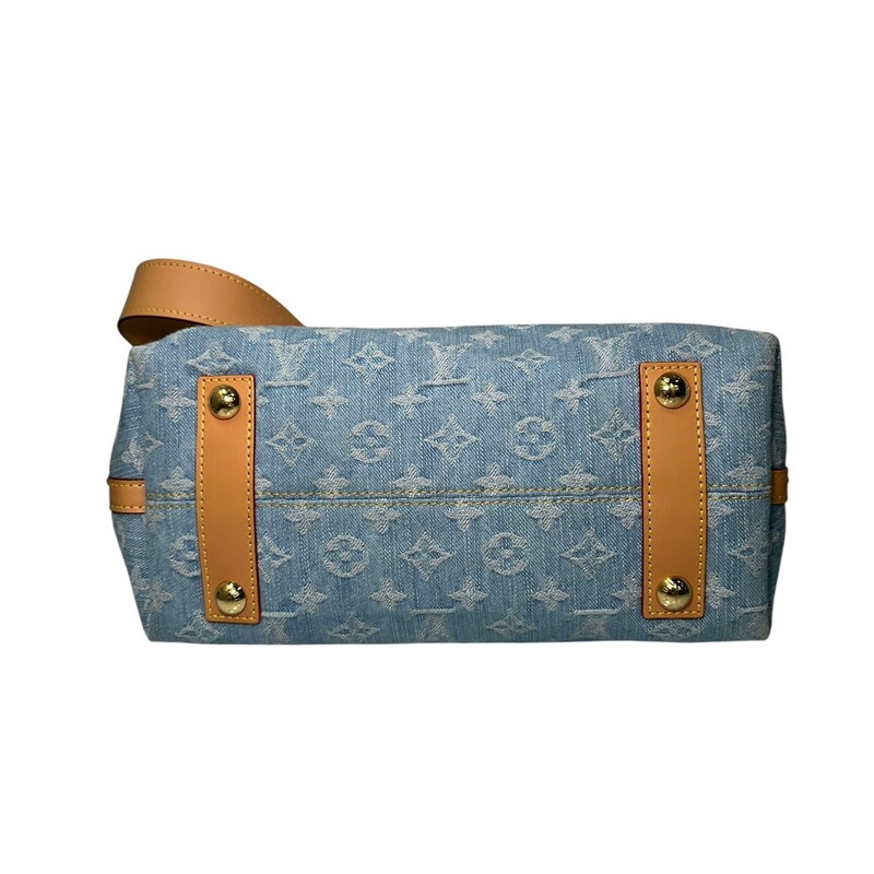 Louis Vuitton Carryall PM Monogram Denim<br />
<br />
Code: Chipped<br />
<br />
Dimensions:<br />
Length: 11 in<br />
Height: 9.5 in<br />
Width: 5.25 in<br />
Drop: 16.5 in<br />
<br />
In very good condition. Light stain on front of bag. Comes with the tag and pochette.<br />
<br />
Comes with the original dust bag. No box.