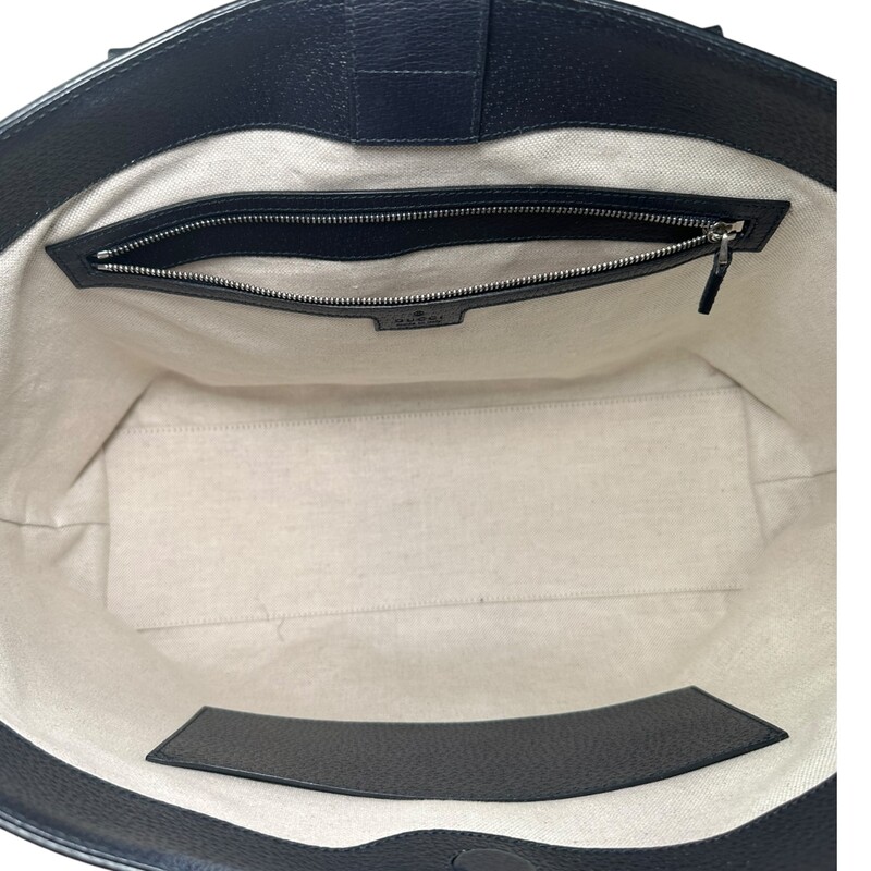 Gucci Ophidia Navy Tote<br />
<br />
Date Code: 631685 525040<br />
<br />
Dimensions: 15W x 11H x 5.5D<br />
<br />
In excellent condition.<br />
<br />
Comes with the original dust bag. No box.