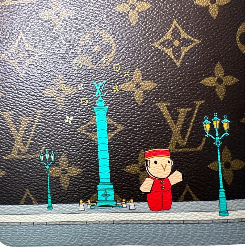 Louis Vuitton 2022 Limited Edition Christmas in Paris<br />
<br />
In very good condition.<br />
<br />
Does not come with original dust bag or box.
