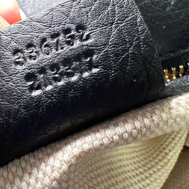 Gucci Soho Black Tassel Crossbody<br />
<br />
Style Code: 33675 213317<br />
<br />
Dimensions: 10 L x 6 H inches<br />
<br />
In very good coniditon. Some minor corner wear and interior marks.<br />
<br />
Does not come with original dust bag or box.