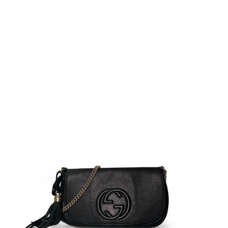 Gucci Soho Black Tassel Crossbody

Style Code: 33675 213317

Dimensions: 10 L x 6 H inches

In very good coniditon. Some minor corner wear and interior marks.

Does not come with original dust bag or box.