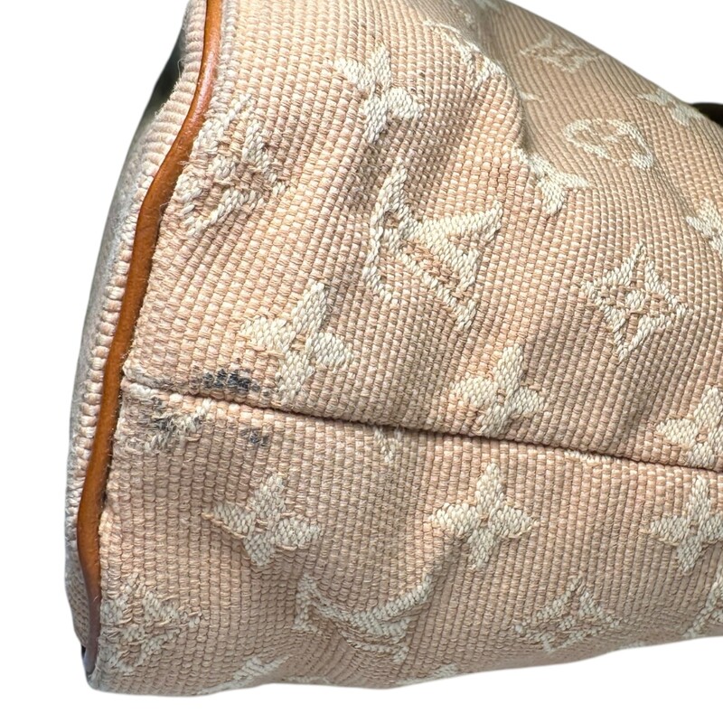 Louis Vuitton Lucille Min Lin Shoulder Bag<br />
<br />
Date Code:DR1014<br />
<br />
Dimnesions: 13 L x 7 H inches<br />
<br />
In very good condition. Some minor marks on canvas and interior.<br />
<br />
Comes with original dust bag. No box.
