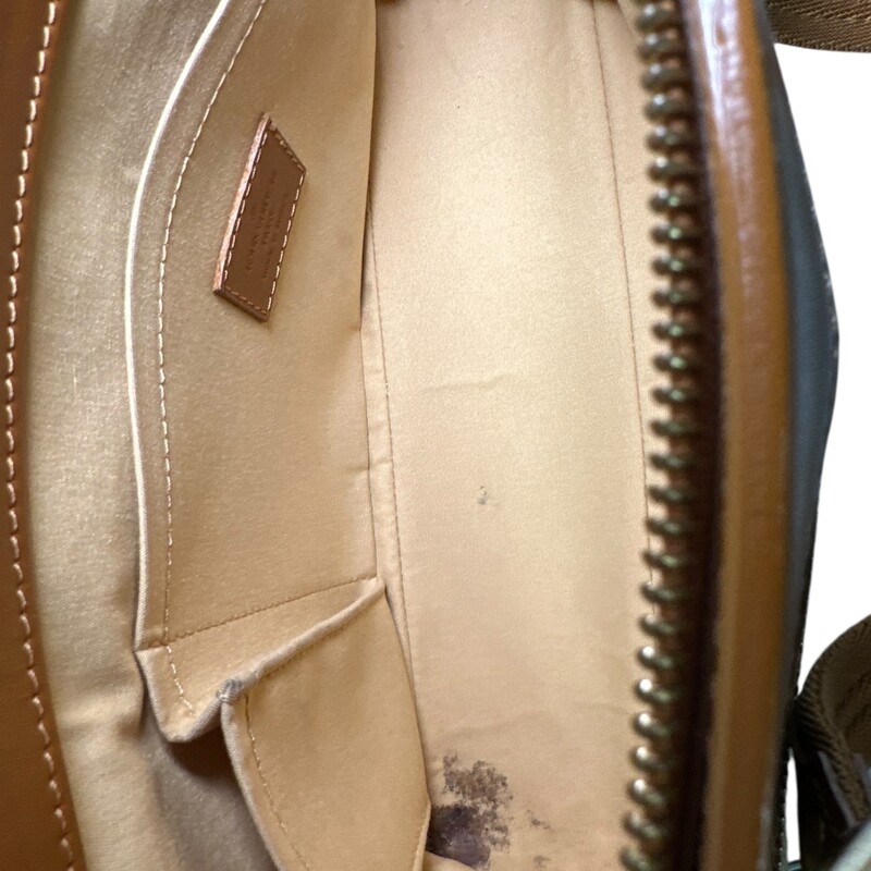 Louis Vuitton Lucille Min Lin Shoulder Bag<br />
<br />
Date Code:DR1014<br />
<br />
Dimnesions: 13 L x 7 H inches<br />
<br />
In very good condition. Some minor marks on canvas and interior.<br />
<br />
Comes with original dust bag. No box.