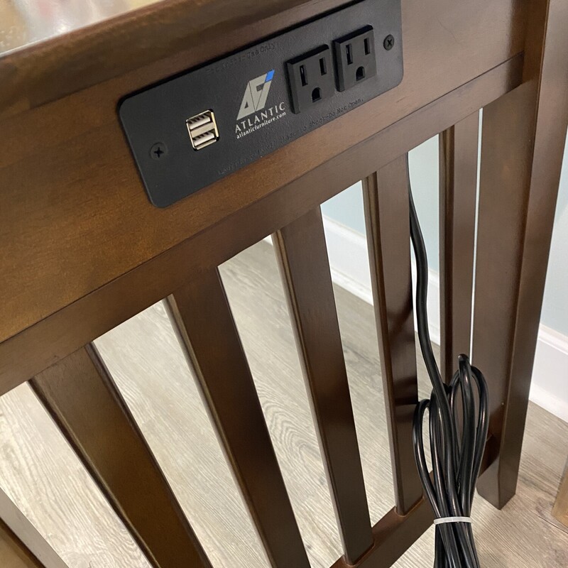 Desk With USB Plug