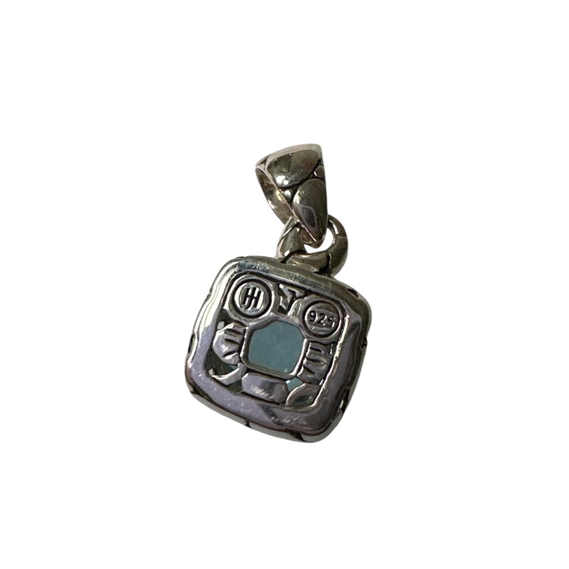 John Hardy Topaz Pendant

Sterling Silver

Topaz Stone

Does not come with original dust bag or box.