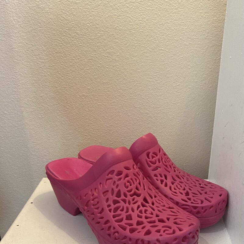 Hot Pnk Molded Clog