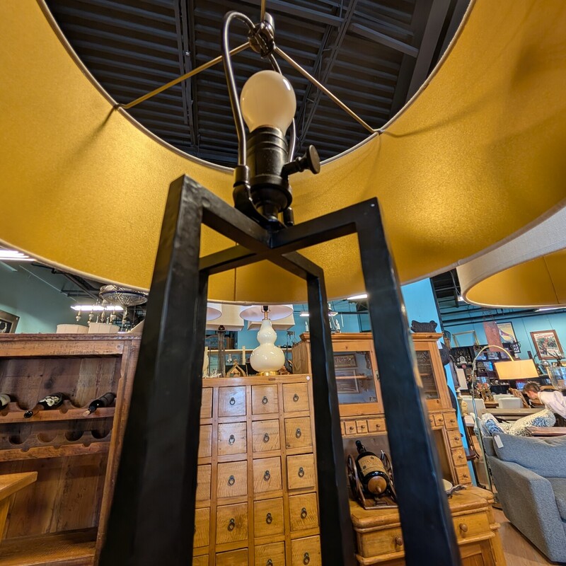 RH Wright Table Lamp, Mtl Base, PAIR<br />
16 Round x 30h
