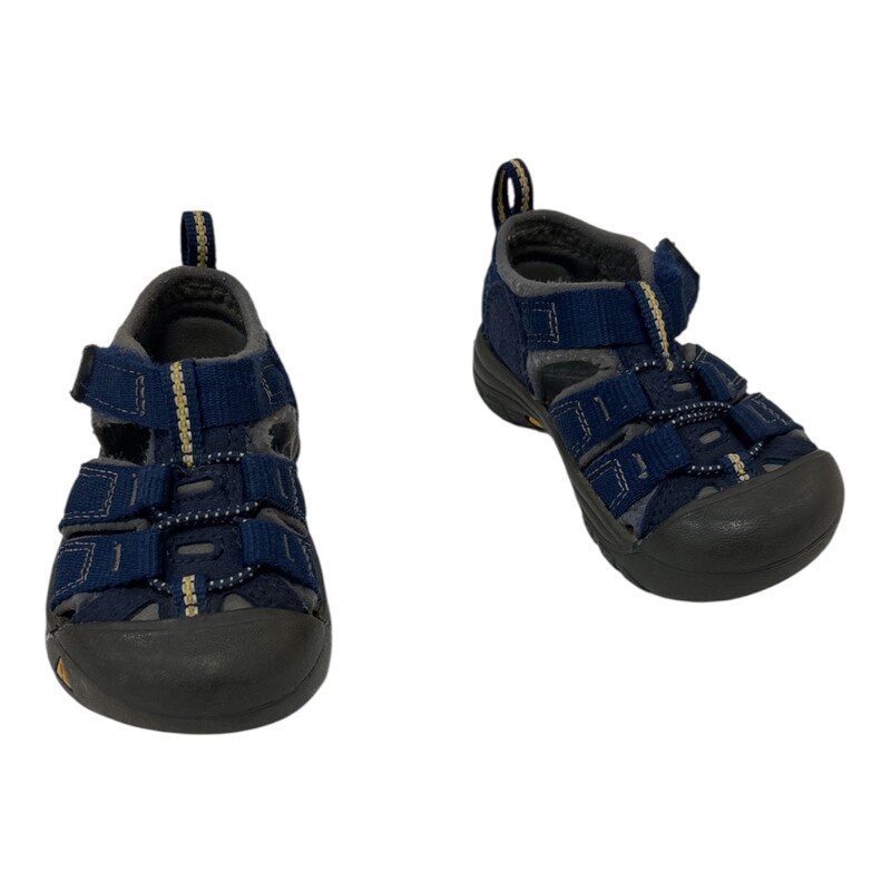 Water Shoes: Blue