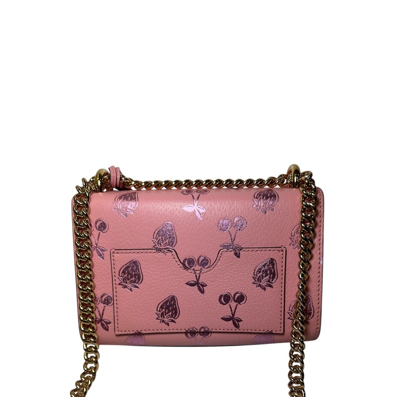 Gucci Padlock Berry Pink Crossbody<br />
<br />
Date Code: 40987 525040<br />
<br />
Dimensions:<br />
Shoulder Strap Drop: 19.75<br />
Height: 5.5<br />
Width: 7.75<br />
Depth: 3<br />
<br />
In very good condition. Light scuffs to the hardware.<br />
<br />
Does not come with the original dust bag or box.