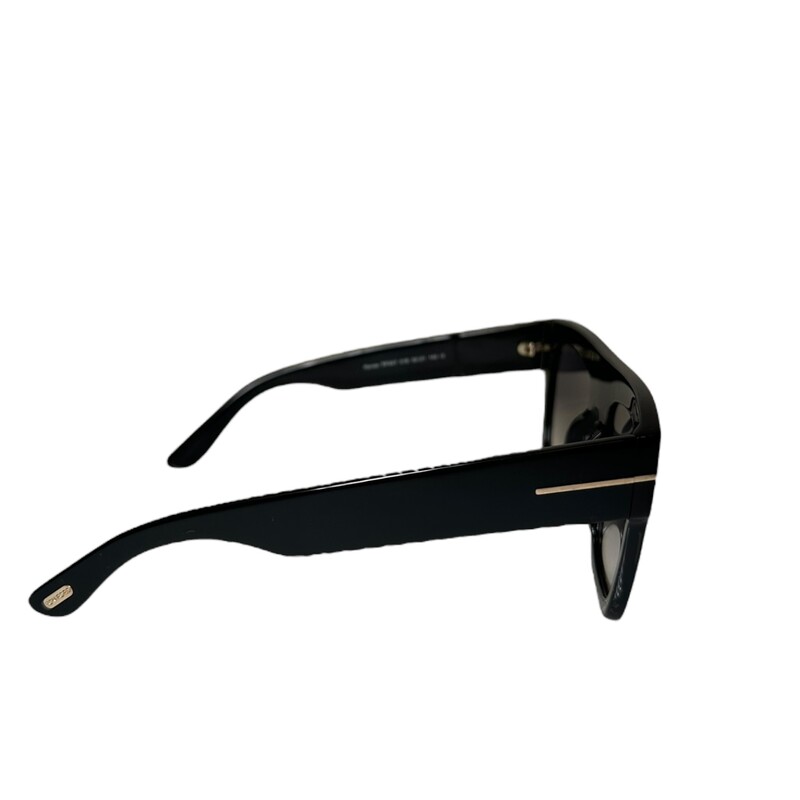 Tom Ford Renee Black Sunnies<br />
<br />
In very good condition. Light scratching to the lens and frames.<br />
<br />
Comes with the original case and box.