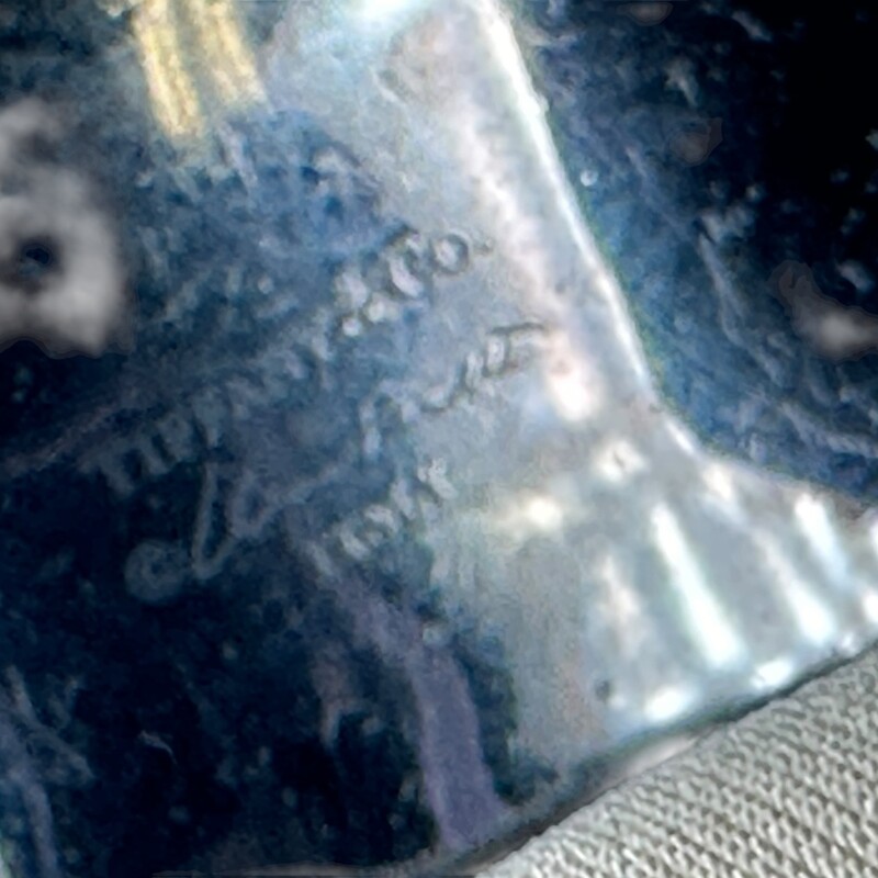 Tiffany & Co Bone Cuff Small Black<br />
<br />
In good codnition. Scratching to thed hardware.<br />
<br />
Comes with the original dust bag. No box.