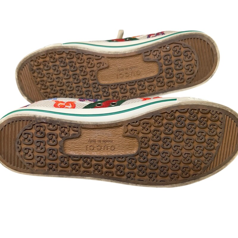 Gucci Psychedlic Tennis 1977 Multicolor Sneakers<br />
<br />
Size 6+M<br />
<br />
In good xondition. Wear throughout the sneakers. Scuffs and marks. Deformed a bit around the ankles.<br />
<br />
Does not come with the original dust bag or box.