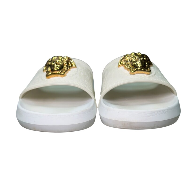 Versace Medusa Slides White<br />
<br />
Size: 41<br />
<br />
In good condition.<br />
<br />
Does not come with the original dust bag or box.