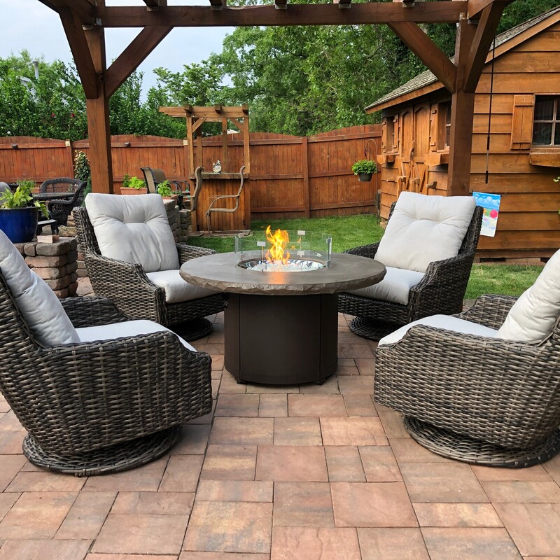 Lloyd Flanders Swivel Outdoor Chair r
Dark Brown Weather Resistant Wicker
Light Grey Cushions
Size: 32 x 36 x 39H
Easy Swivel Motion/Commerical Grade Product
Retail $3400+
Matching Swivel Chairs Sold Separately
Fire table not included