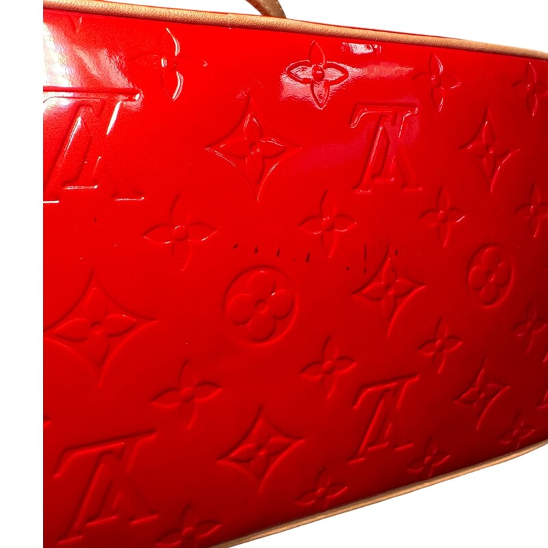 Louis Vuitton Houston Red Vernis<br />
<br />
Date Code: CA0061<br />
<br />
Dimensions:<br />
Length: 12.00 in<br />
Width: 6.00 in<br />
Height: 10.00 in<br />
Drop: 7.00 in<br />
<br />
In very good condition. Light marks on the bottom of the bag. Some light scratches<br />
<br />
Does not come with the originial dust bag or box.