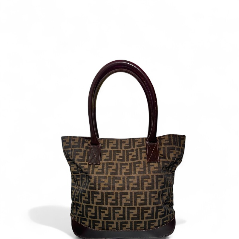 Fendi Zucca Logo Tote

Serial Code: 71-16328-0--012

Dimensions: 14L x 11H inches

In very good condition. Some scratches on the leather strap and leather bottom.

Does not come with original dust bag or box.