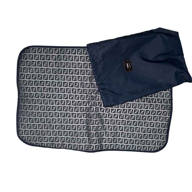 Fendi Zucca Diaper Logo Navy Messanger Bag

Serial Code:7VB009-FOT 189-3355

Dimensions: 12 L X 11 H inches

In very good condition. Some marks on the canvas and some minor marks on the interior.

Does not come with original dust bag or box.