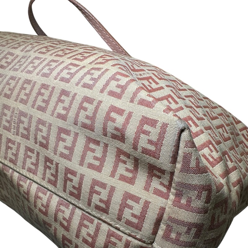 Fendi Zucca Tote Logo Canvas Tote<br />
<br />
Serial Code : 2372.8BH104JQ4-039<br />
<br />
Dimensions: 13 L X 12 H inches<br />
<br />
In very good condition. Some corner wear and interior marks.<br />
<br />
Does not come with original dust bag or box.