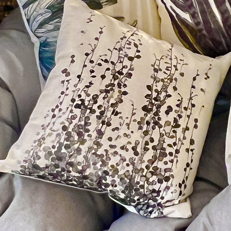 Pillow Plants, White, Size: 17x17

3 similar pillows (different plants) available.