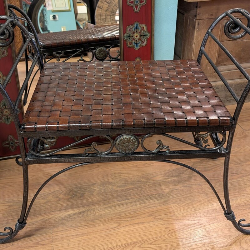 Iron/leather Bench