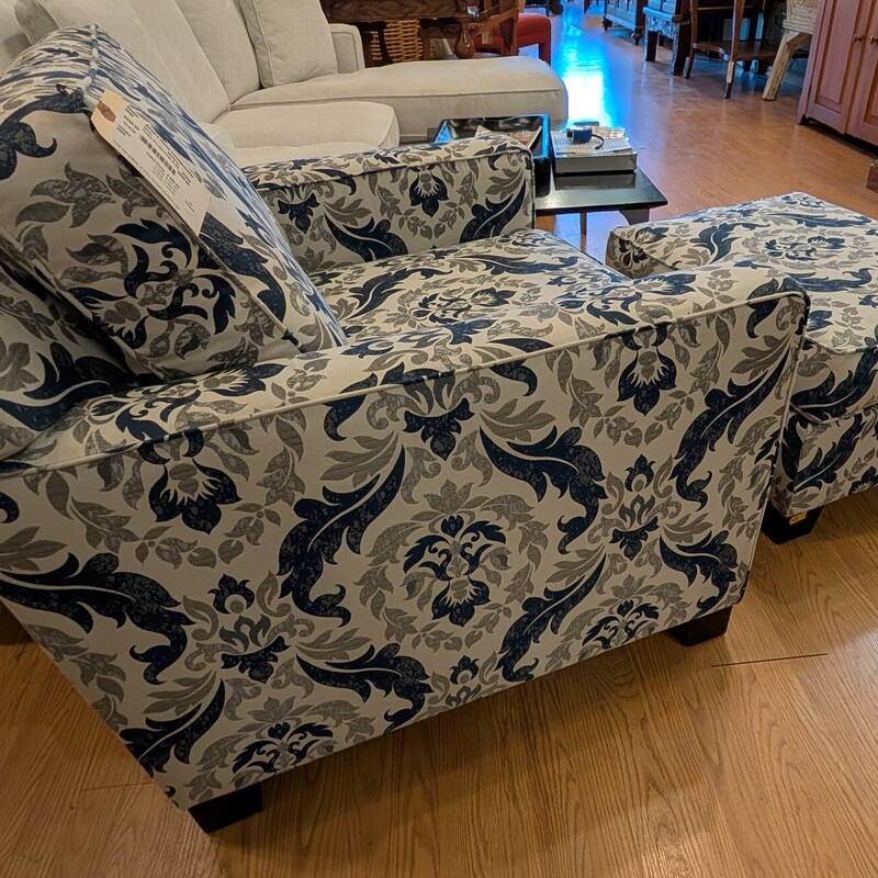 Pasha Accent Chair & Ott, Blu/Gray,<br />
37w x 36d x 34h