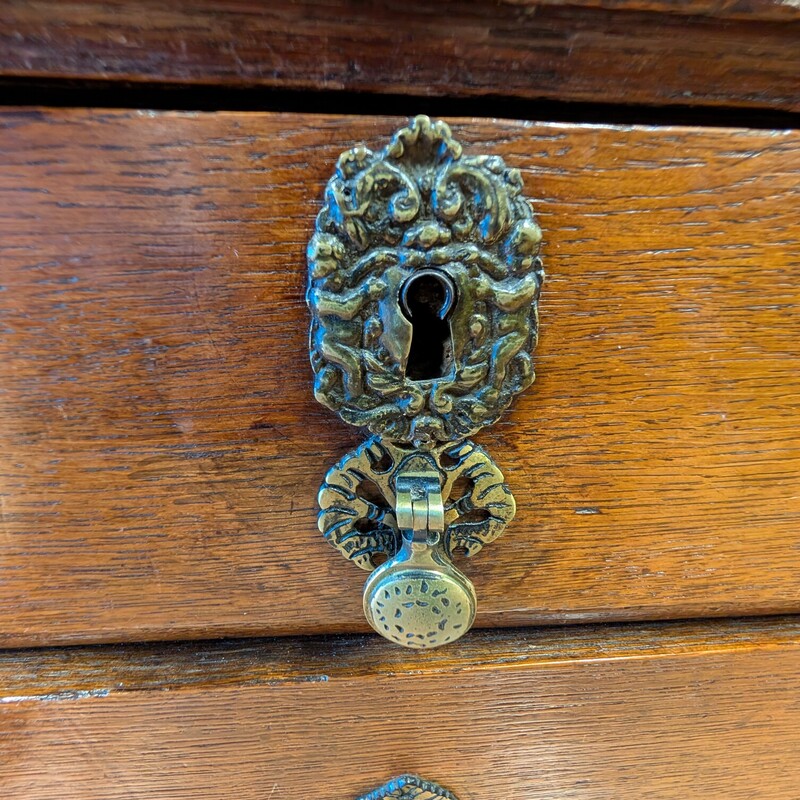 William&Mary ChestDrawers, 1800s, 5 Drawers
36 x 22.5 x 34h