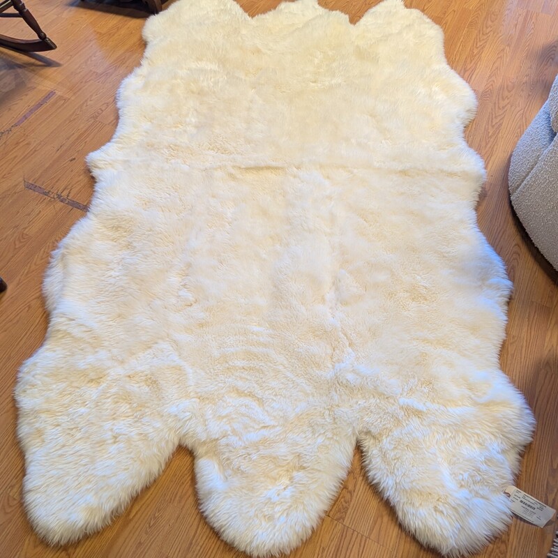 Safavieh Sheepskin
